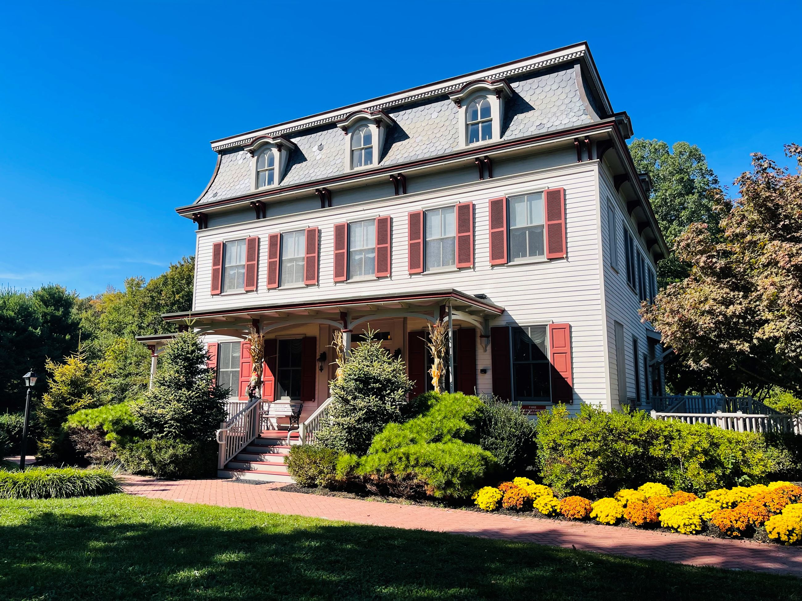 Grafton House Outside Fall